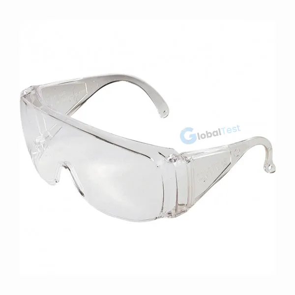 Lunette visiteur avec filtre anti-UV – Protection oculaire légère et robuste, conçue pour les environnements industriels. Oculaire en polycarbonate de 2,0 mm d'épaisseur, offrant une excellente reconnaissance des couleurs (échelle 2C-1,2). Conforme aux normes EN 166 1F et EN 170. Protection contre les particules à haute vitesse (balle de 6 mm à 45 m/s). Cadre en plastique, avec protections latérales triangulaires de 4,2 cm de long, assurant une couverture latérale sans gêner le port. Idéale pour les visiteurs en milieu industriel