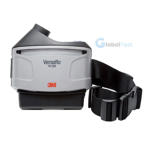 Kit de démarrage 3M™ Versaflo™ TR-315E+ – ensemble complet de protection respiratoire motorisée pour environnements poussiéreux. Comprend : unité TR-302E+, filtre P3, pré-filtre, batterie haute capacité, chargeur, ceinture EasyClean, tube respiratoire ajustable BT-30, indicateur de débit d’air, et arceaux anti-étincelles. Léger, confortable, avec alarmes visuelles et sonores pour faible débit ou batterie faible. Masque non inclus, vendu séparément. Compatible avec les capuches et cagoules 3M™ Versaflo™. Conforme à la norme EN 12941 TH2