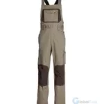 Salopette de travail en coton/polyester 60 %/40 %, tissu 300 g/m², bretelles élastiques réglables, braguette zippée, ceinture à six passants, poches cavalières contrastées, poches cuisses avec soufflets zippés, poche téléphone avec sangle velcro, poche porte-outils, genoux renforcés en CORDURA, rivets nickelés, coloris noir/orange, idéale pour les métiers techniques et industriels.