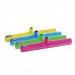 Raclette Venezia 55 cm, idéale pour le nettoyage des sols et surfaces en cuisine, dotée d'une lame en caoutchouc souple pour une élimination efficace des liquides, compatible avec les supports de nettoyage VDM, adaptée aux environnements professionnels